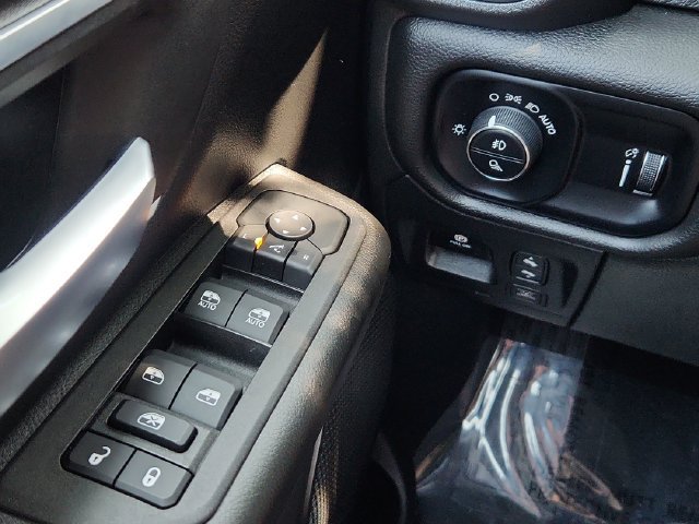 Used 2025 RAM 1500 Big Horn AWD/4WD image 36