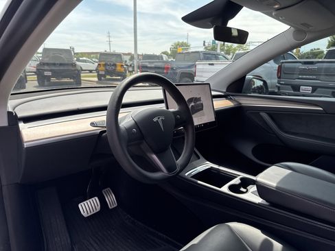 Used 2025 Tesla Model Y Performance AWD/4WD image 16