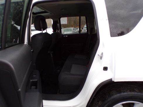 Used 2013 Jeep Compass Latitude w/ Sun/Sound Group image 26