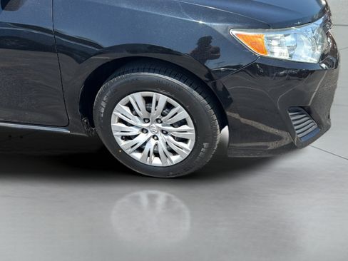 Used 2013 Toyota Camry LE FWD image 33