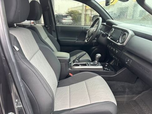Used 2023 Toyota Tacoma TRD Off-Road image 10