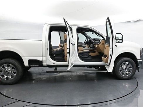 New 2026 Ford F250 Lariat w/ Lariat Ultimate Package image 34