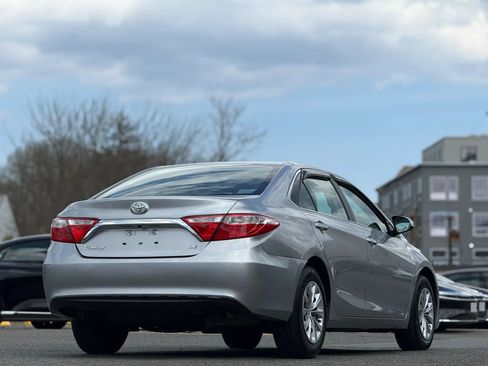 Used 2016 Toyota Camry LE FWD image 7