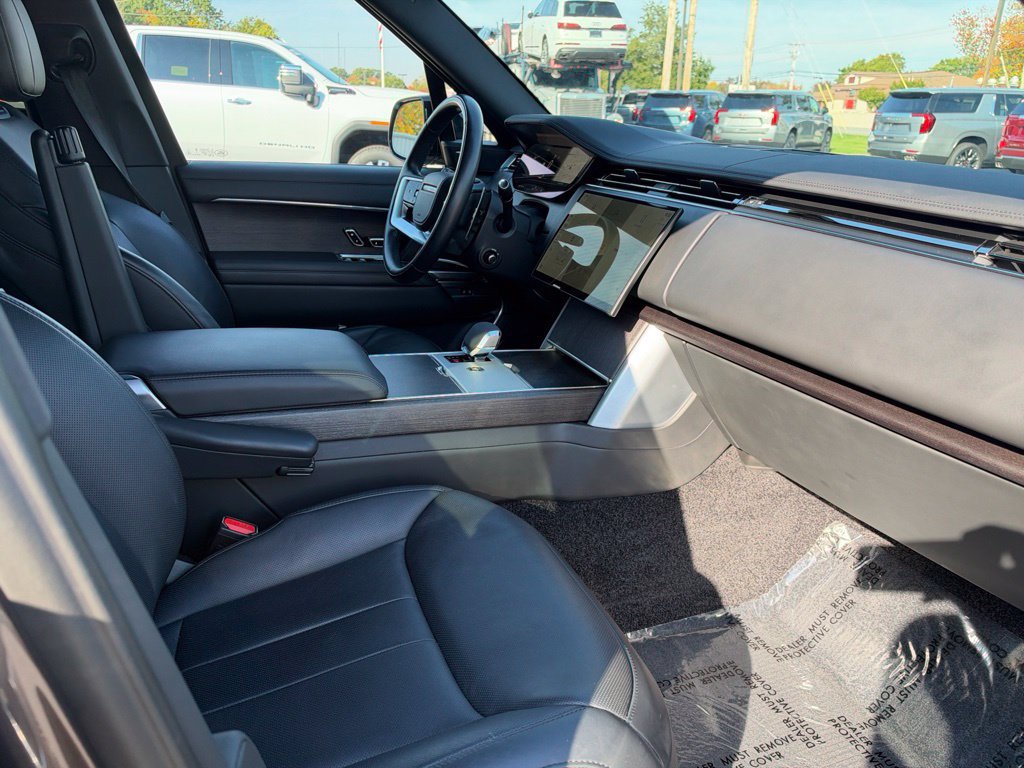 Used 2024 Land Rover Range Rover SE AWD/4WD image 11