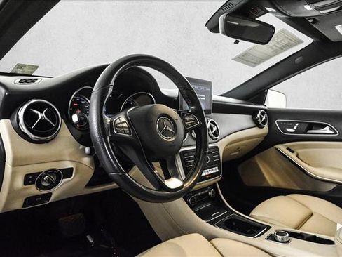 Used 2020 Mercedes-Benz GLA 250 GLA 250 image 10