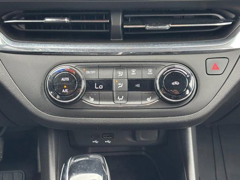 Used 2025 Buick Envista Preferred w/ Convenience I Package image 14