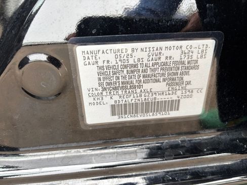 Used 2025 Nissan Versa SV FWD image 27