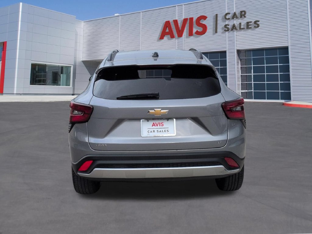 Used 2025 Chevrolet Trax LT w/ LT Convenience Package FWD image 7