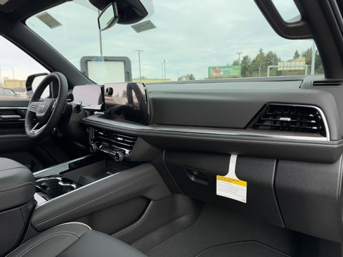 New 2026 Chevrolet Suburban Premier w/ Sun And Tow Package image 19