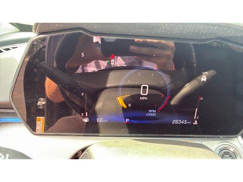 Used 2025 Chevrolet Trax LT FWD image 19