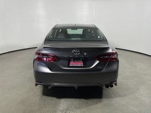 Used 2021 Toyota Camry SE FWD image 4