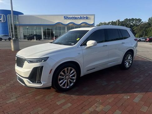 Used 2020 Cadillac XT6 Premium Luxury FWD image 4