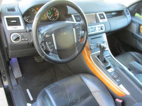 Used 2010 Land Rover Range Rover Sport HSE image 10