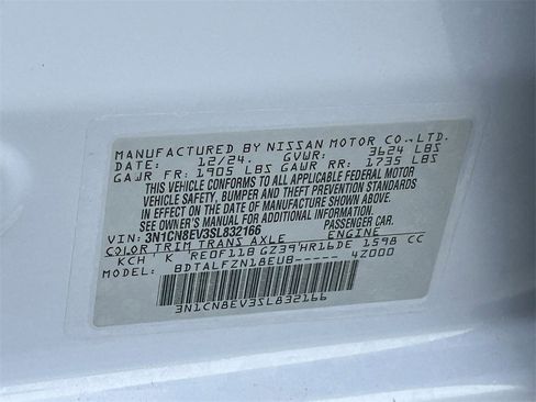 Used 2025 Nissan Versa SV w/ Trunk Package image 29