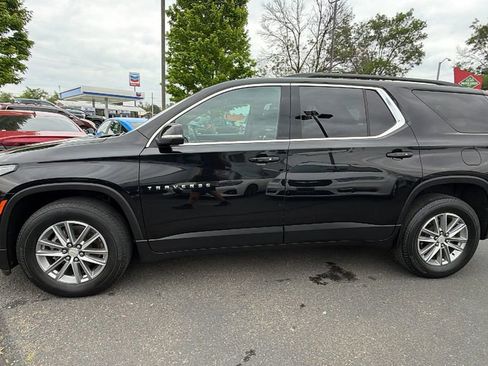 Used 2023 Chevrolet Traverse LT FWD image 7