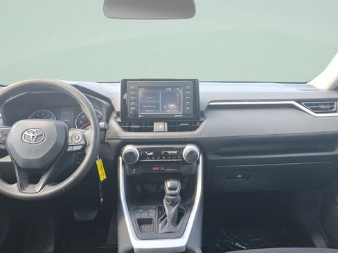 Used 2022 Toyota RAV4 LE FWD image 11