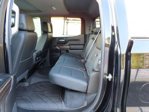 Used 2021 Chevrolet Silverado 1500 LT Trail Boss w/ Convenience Package II image 18