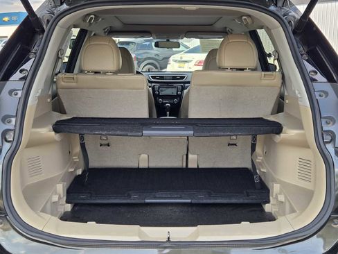 Used 2016 Nissan Rogue SL w/ SL Premium Package FWD image 12