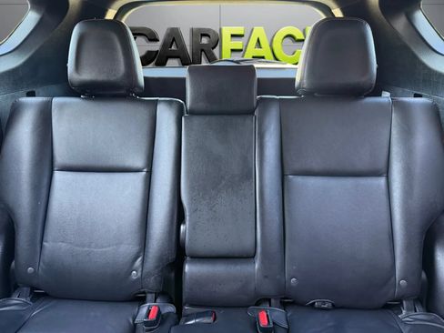 Used 2018 Toyota RAV4 SE w/ All Weather Liner Package AWD/4WD image 36