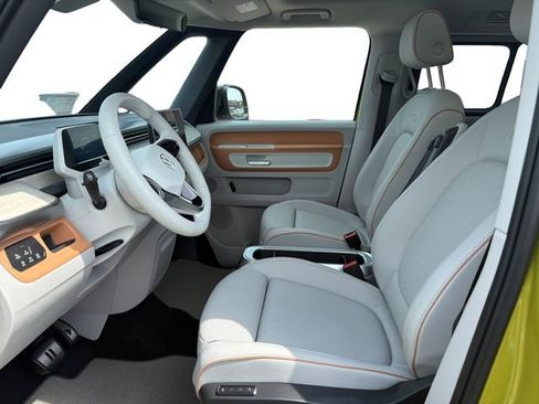 New 2025 Volkswagen ID. Buzz Pro S Plus image 9