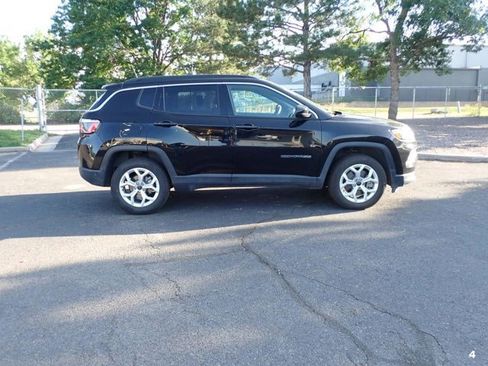 Used 2025 Jeep Compass Latitude w/ Sun & Sound Group AWD/4WD image 14