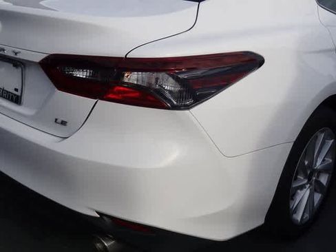 Used 2022 Toyota Camry LE image 19