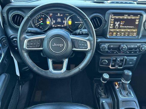 Used 2022 Jeep Wrangler Unlimited Sahara image 15