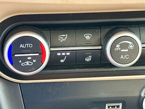 Used 2019 Alfa Romeo Stelvio Ti Lusso w/ Quick Order Package 22X Lusso image 21