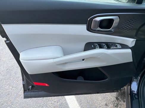 New 2025 Kia Sorento S image 21