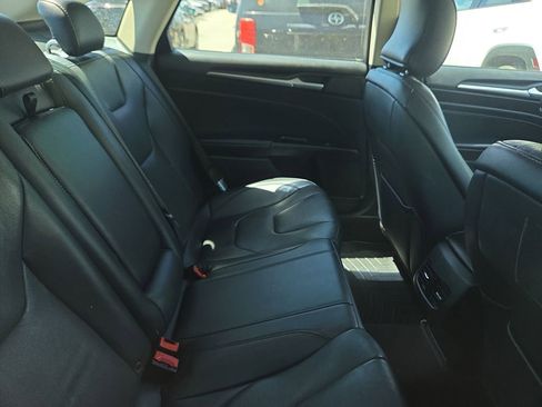 Used 2019 Ford Fusion Titanium FWD image 10