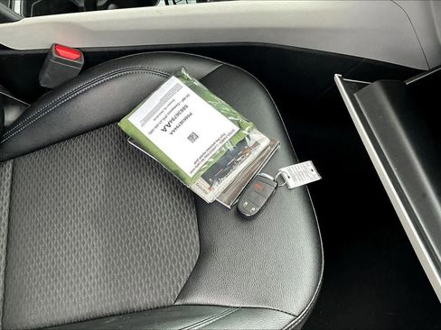 Used 2024 Jeep Compass Latitude image 25