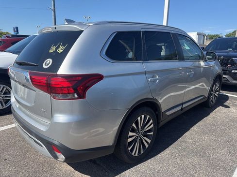 Used 2020 Mitsubishi Outlander LE FWD image 2