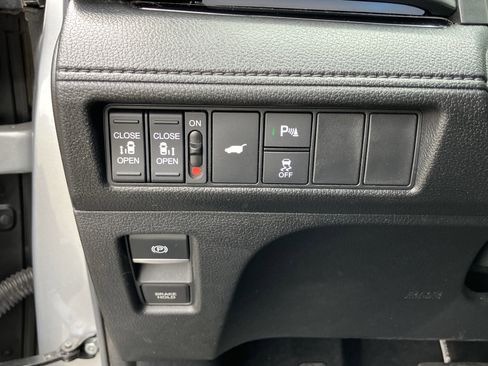 Certified 2025 Honda Odyssey Elite image 19