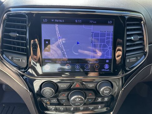 Used 2019 Jeep Grand Cherokee Summit AWD/4WD image 14