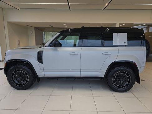 New 2026 Land Rover Defender 110 OCTA AWD/4WD image 3