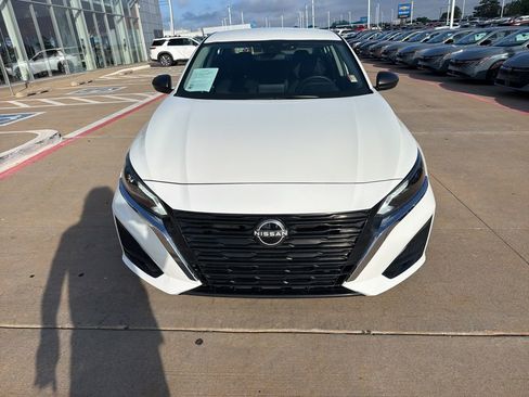 Used 2025 Nissan Altima 2.5 SV image 8