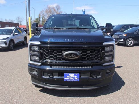 Certified 2025 Ford F350 Lariat w/ Lariat Ultimate Package AWD/4WD image 8