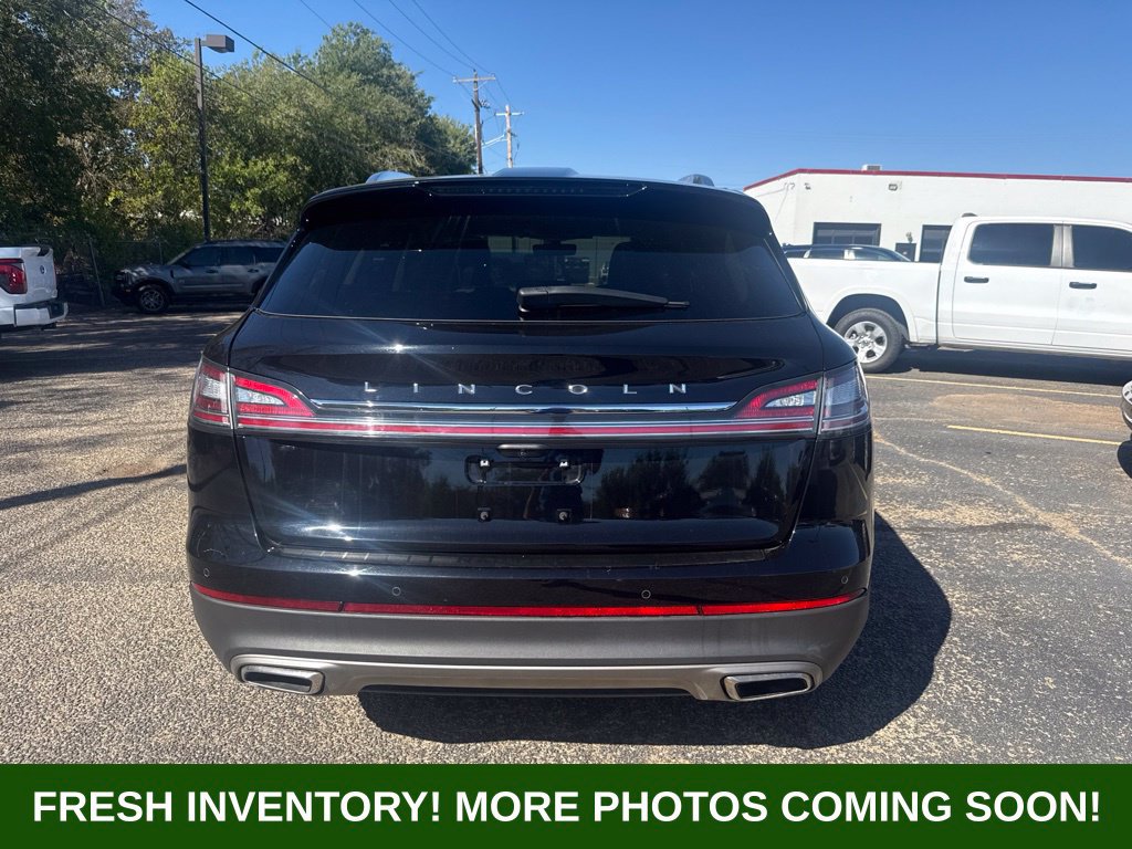 Used 2022 Lincoln Nautilus FWD w/ Premium Package image 3