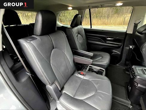 Used 2025 Toyota Grand Highlander AWD Hybrid image 20