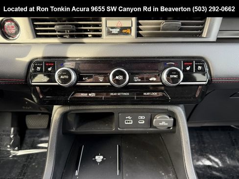 Used 2025 Honda Pilot Black Edition image 23