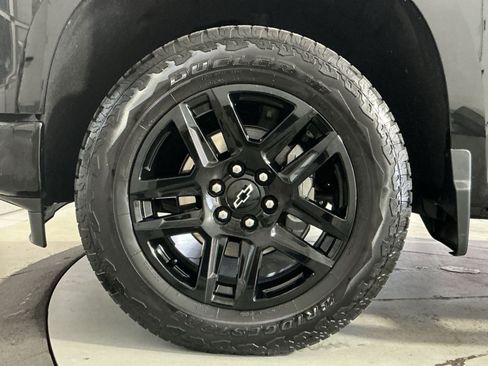 Used 2025 Chevrolet Silverado 1500 Custom w/ Turbomax Blackout Package AWD/4WD image 13