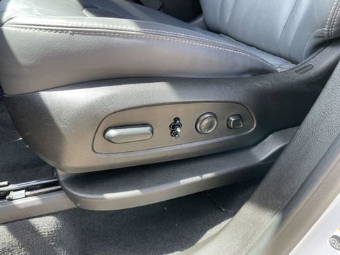 Used 2024 Buick Enclave Premium AWD/4WD image 12