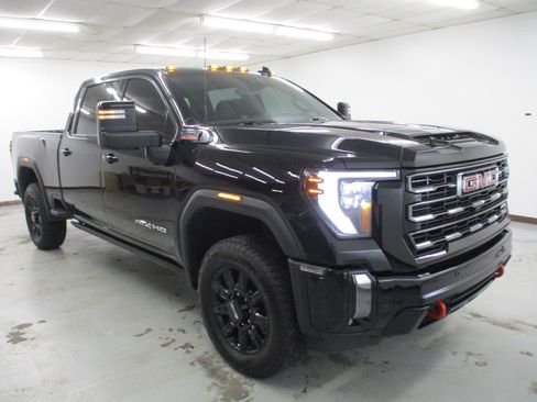 Used 2024 GMC Sierra 2500 AT4 w/ AT4 Premium Plus Package image 1