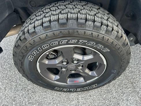 Used 2021 Jeep Wrangler Sport image 11