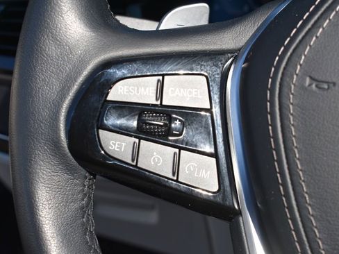 Used 2023 BMW 540i w/ Premium Package image 15