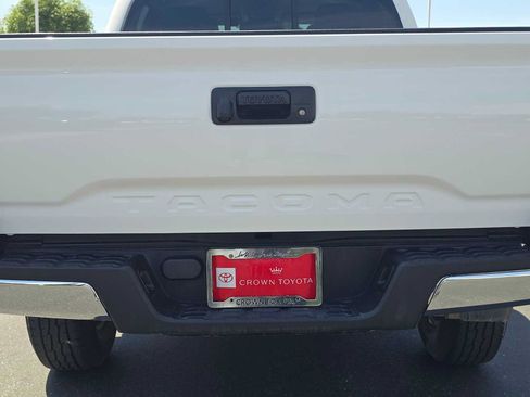 Used 2020 Toyota Tacoma SR5 RWD image 13