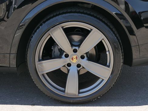 Used 2023 Porsche Cayenne S AWD/4WD image 8