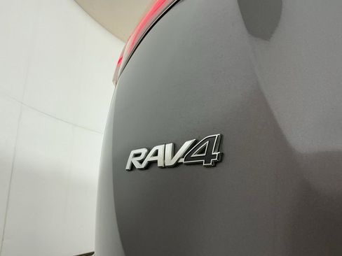 Used 2017 Toyota RAV4 Limited image 28