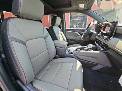 New 2026 Chevrolet Colorado ZR2 w/ Technology Package AWD/4WD image 30