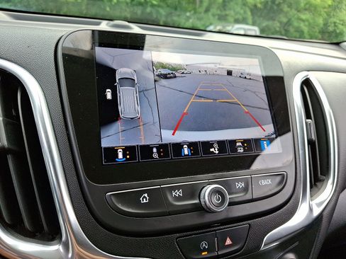 Used 2022 Chevrolet Equinox LT image 18